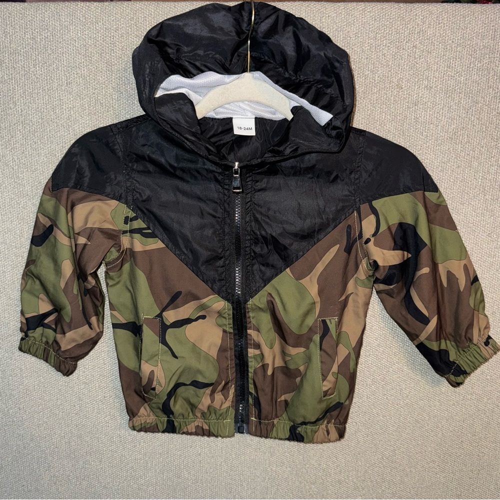 Kids size 18-24 months Camouflage Hooded Jacket